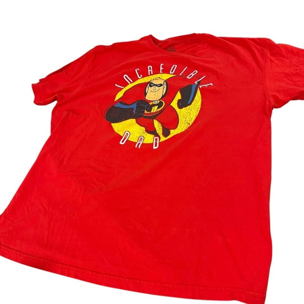 Disney The Incredibles Incredible‎ Dad Red Men's T-Shirt XL - Distressed Look